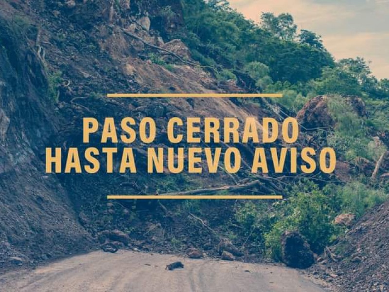 Carretera Villa de Álvarez-Minatitlán cerrada de forma indefinida tras derrumbes