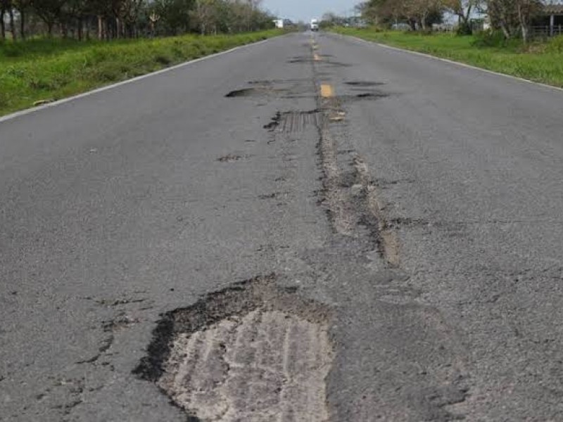 Veracruz sí recibe presupuesto para mantenimiento de carreteras: AMLO
