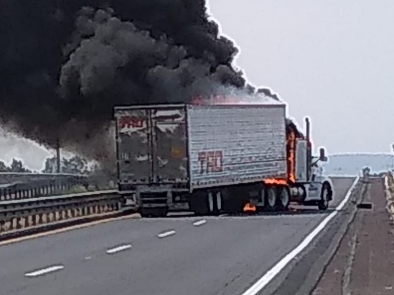 Carreteras en Guanajuato son bloqueadas