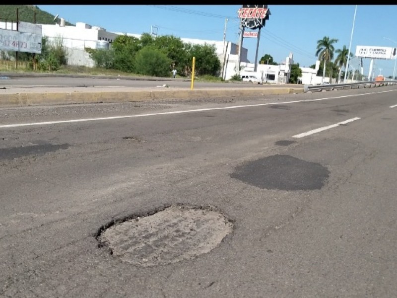 Carreteras en mal estado, un riesgo para el trasporte federal