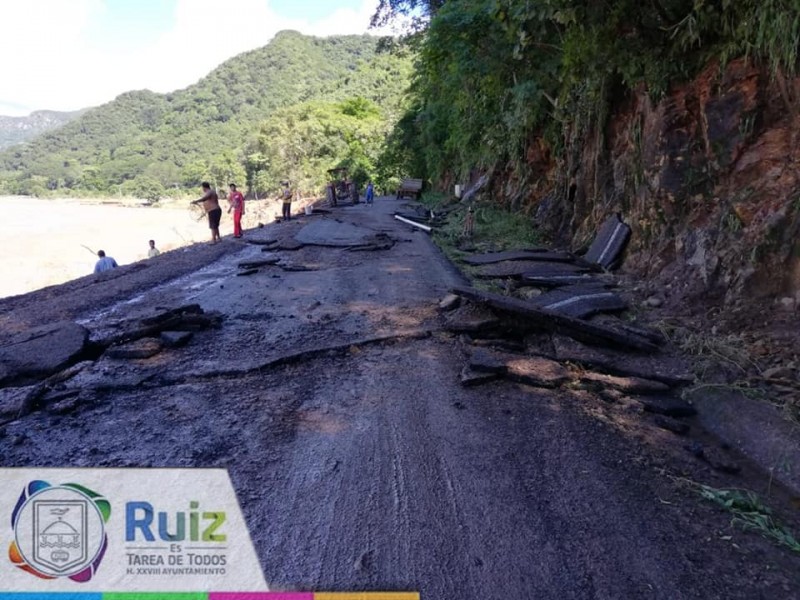 Carreteras en zona serrana de Ruiz fueron destrozadas