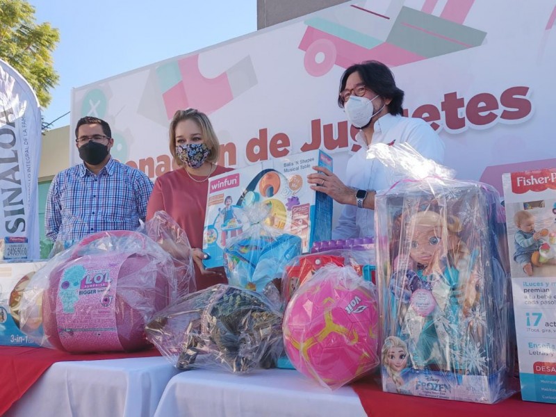 Casa Ley dona 2 mil juguetes a DIF Sinaloa