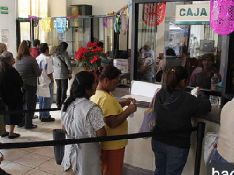 Ante regreso a clases, casas de empeño abarrotadas