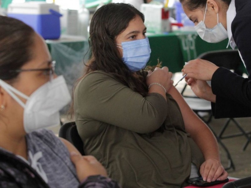 Casi 15 mil vacunas para población de 50 años enGuaymas