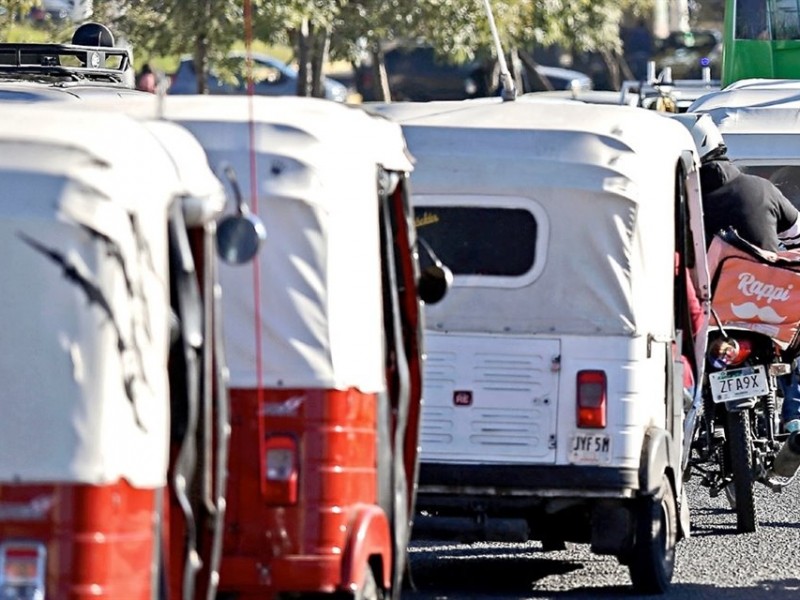 Casi 2 mil 560 mototaxis circulan en la periferia AMG