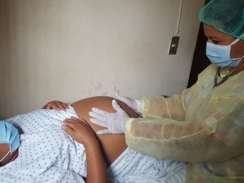 Casi 200 embarazadas han contraído COVID-19 en Jalisco; 4 fallecieron