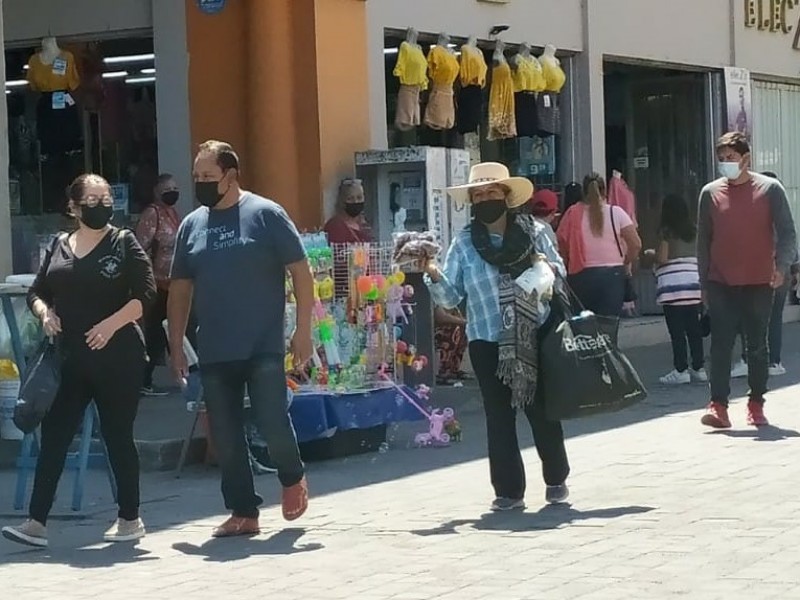 Casos de COVID disminuyen previo a la semana santa