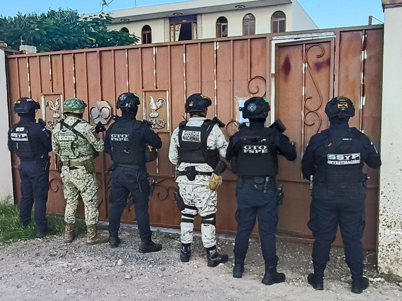 Catean inmueble, detienen a una persona y aseguran inmueble, drogas y armas