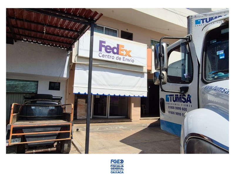 Catean paquetería en Pinotepa Nacional, aseguran paquete con cocaína, marihuana y cristal