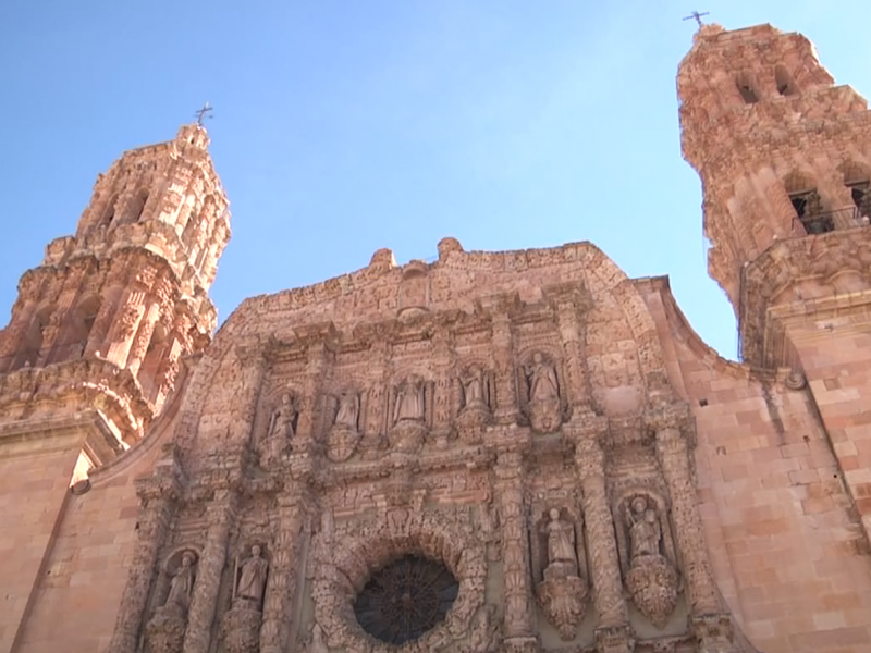 Catedral afectada por eventos en Plaza de Armas