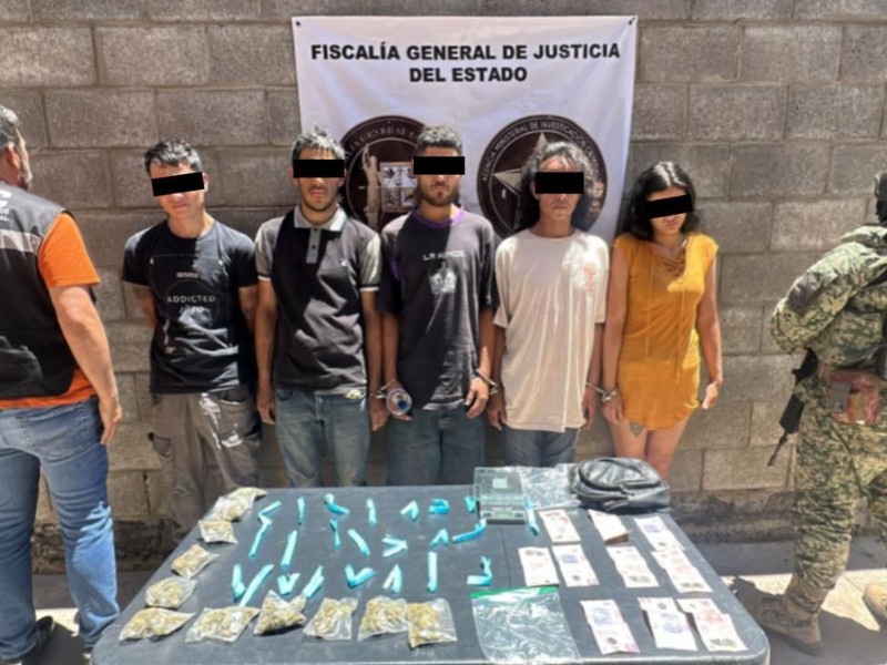 Cateo en Los Jardines deja cinco detenidos asegurados