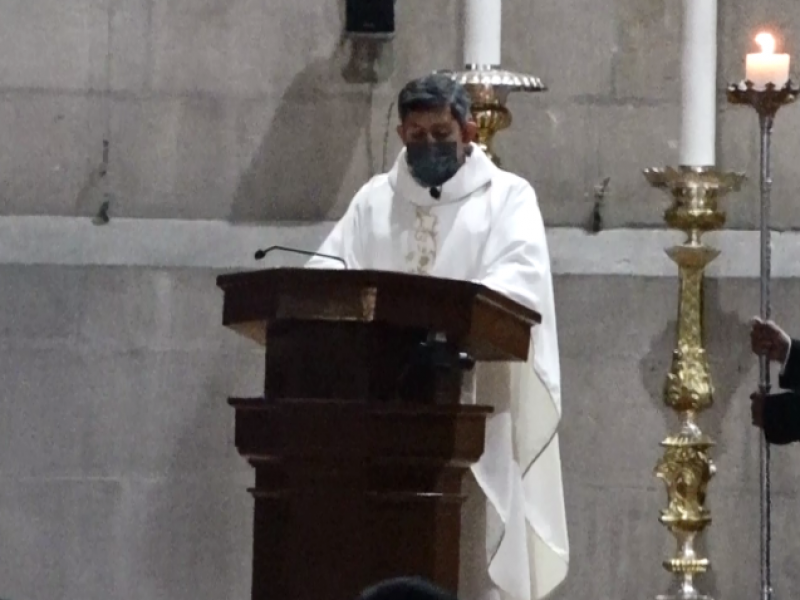 Católicos acuden a Catedral Toluca por día de la Candelaria