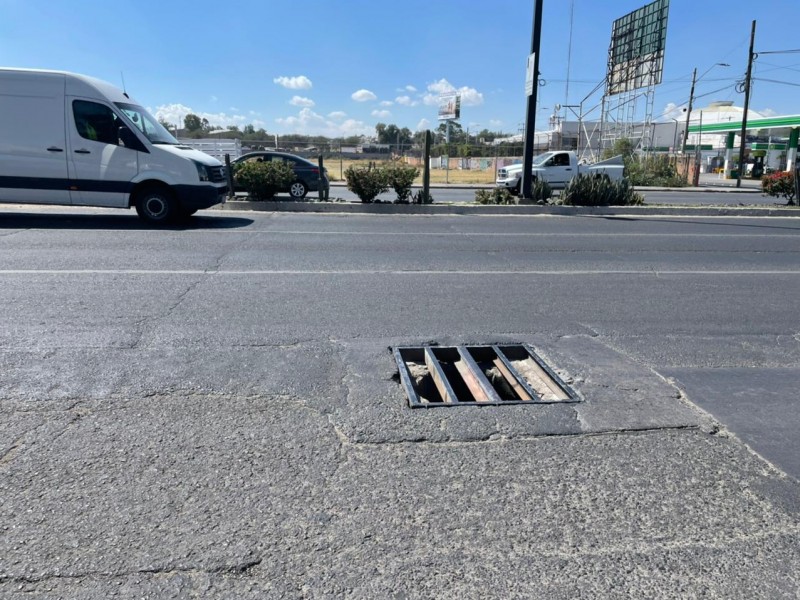 Causa accidentes tapa de registro en Libramiento