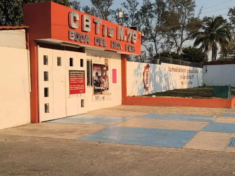 CBTIS 79 celebra 50 años con desfile