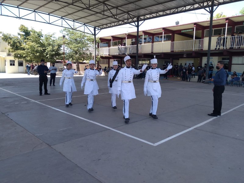 Cbtis reanuda concurso de escoltas y bandas de guerra