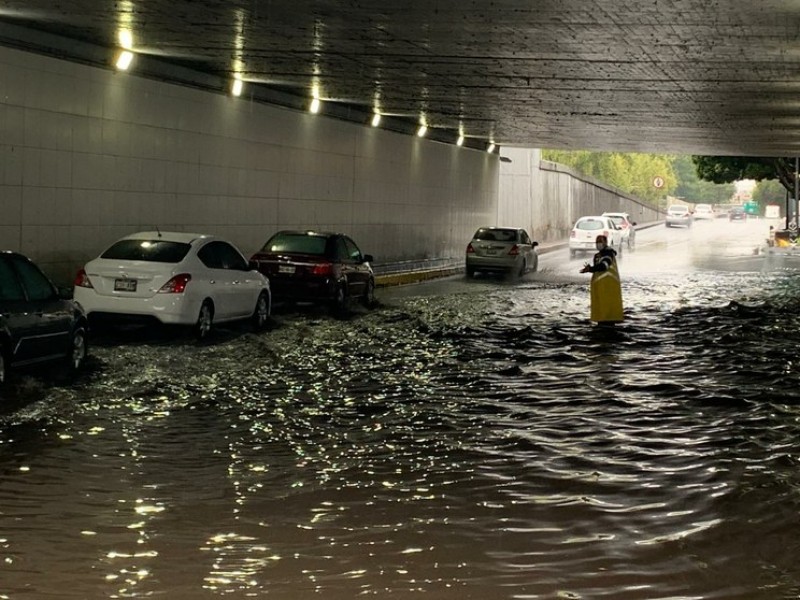 CDMX despierta con fuerte lluvia y tormenta eléctrica