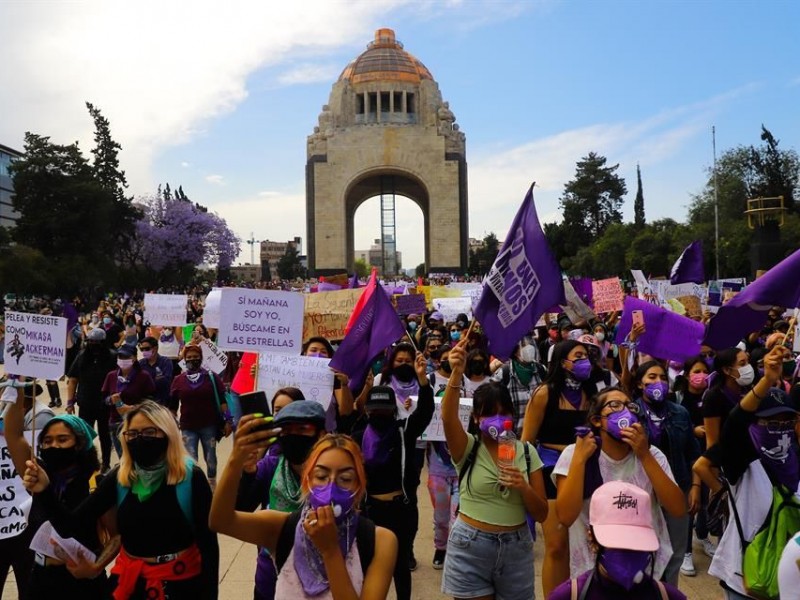 Marchan en CDMX contra violencia hacia la mujer