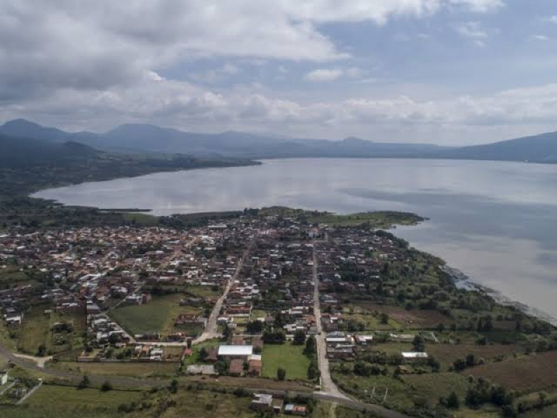 CEAC confirma condiciones óptimas para navegar en lago de Pátzcuaro