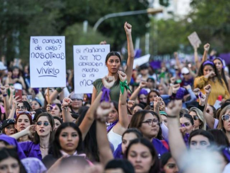 CEDHJ pide respeto al libre esparcimiento de manifestantes del 8M