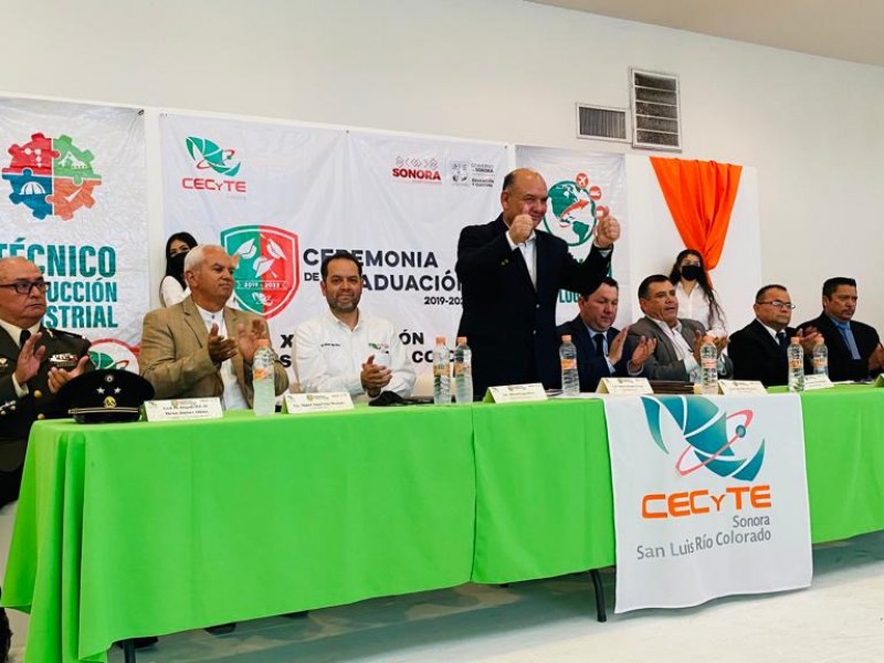 Celebra Alcalde a décima generación de Cecyte