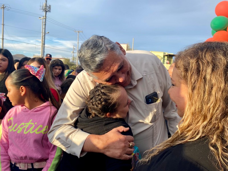 Celebra alcalde Luis Fuentes a niñas y niños de Villa-Dorada1