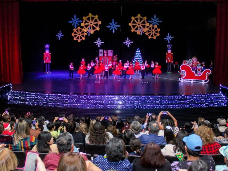 Celebra CADI festival navideño 2023