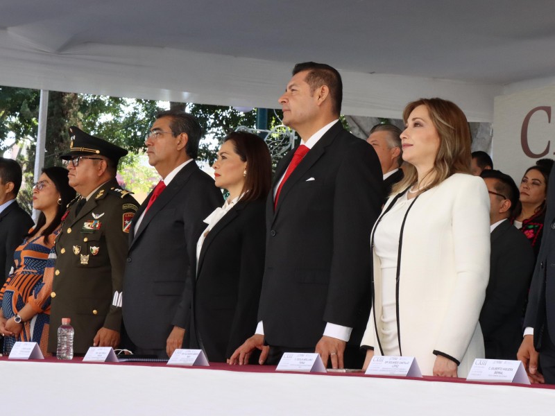 Celebra gobernador de Puebla aniversario de la Revolución Mexicana