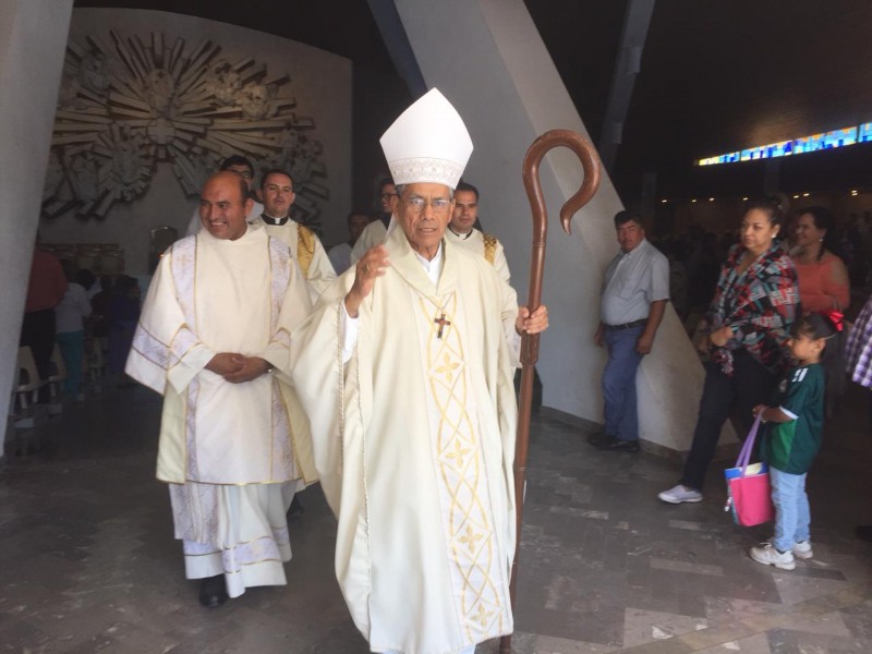 Celebra su última misa y se despide de Sonora