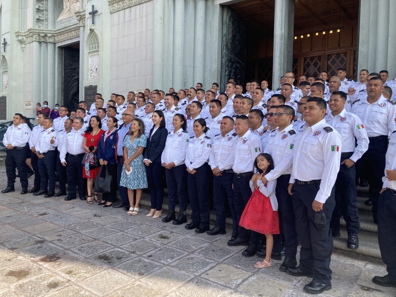 Celebran a Bomberos de León en su día