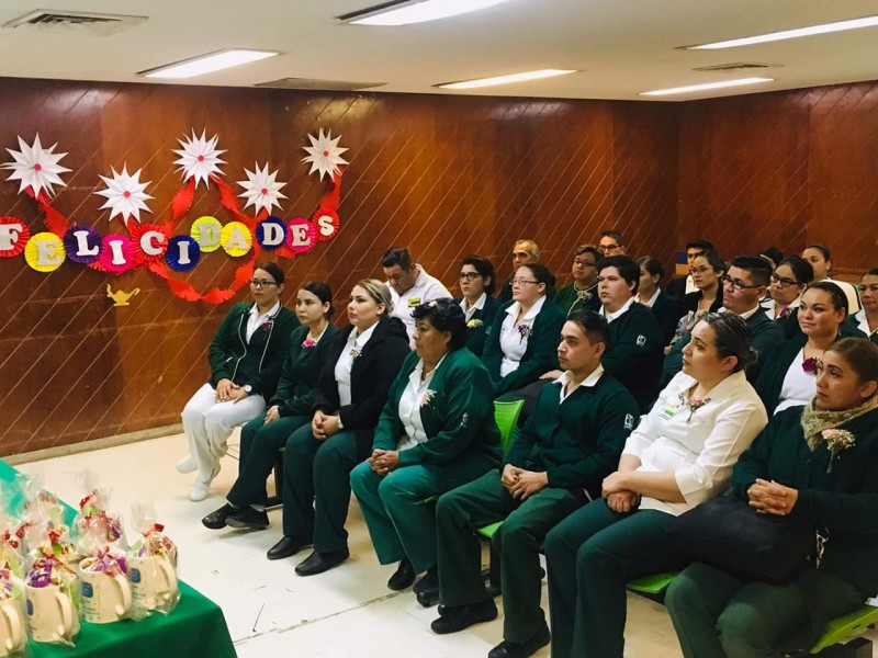 Celebran a enfermeros en México