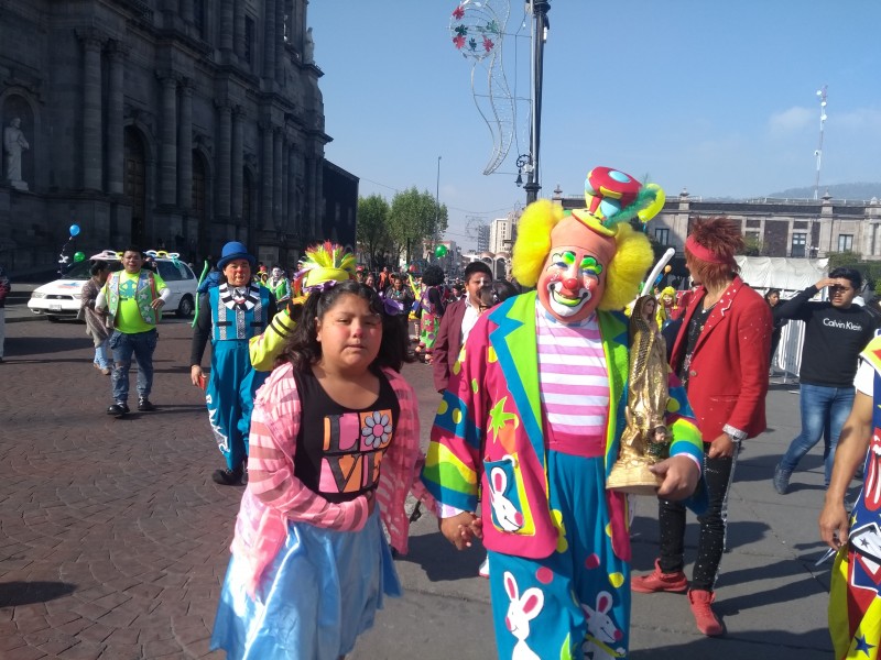 Celebran a payasitos en Toluca