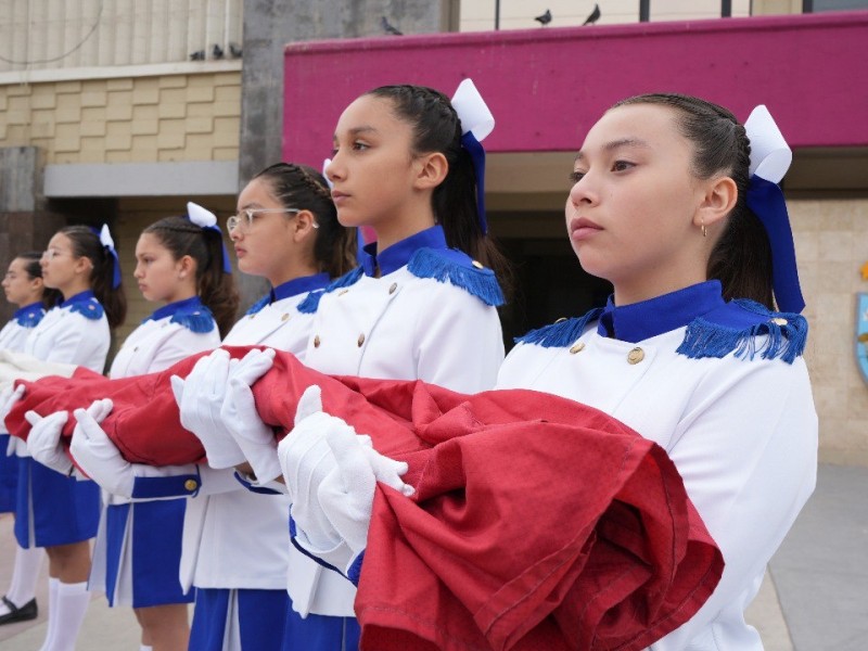Celebran alumnos de la Félix Soria Día de la bandera