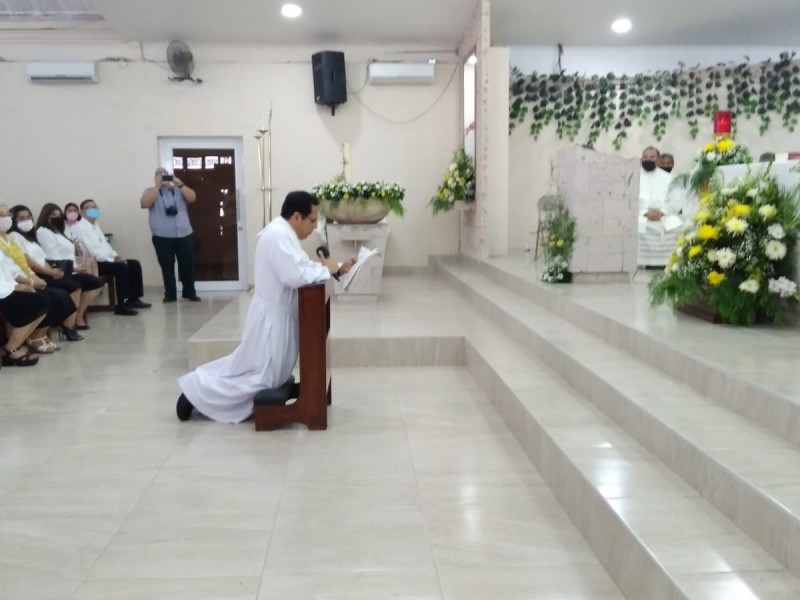 Celebran cambio sacerdotal en San Vicente de Paúl