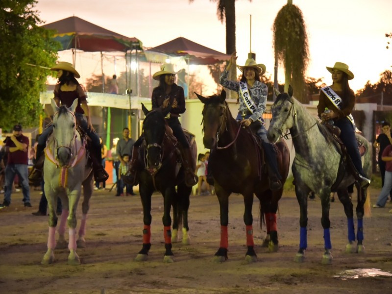 Celebran con cabalgata el 405 aniversario de Cocorit