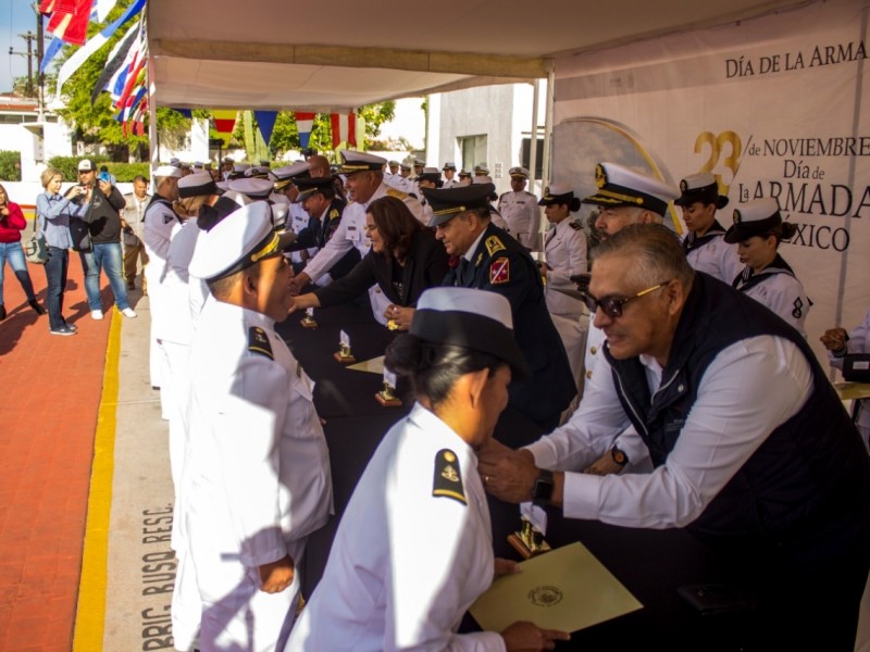 Celebran Día de la Armada de México