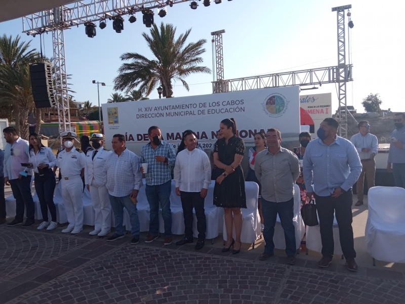 Celebran Día de la marina autoridades municipales