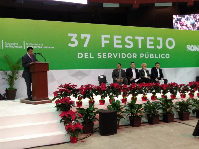 Celebran Día del Servidor Publico