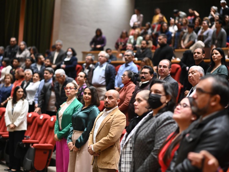 Celebran el 45 Aniversario del Colegio de Michoacán