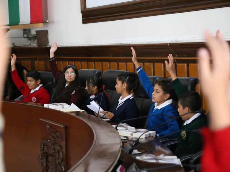 Celebran el día del niño con Cabildo Infantil