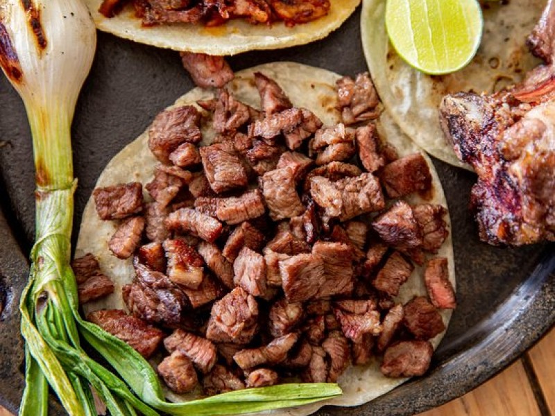 Celebran el Día Del Taco con carne asada