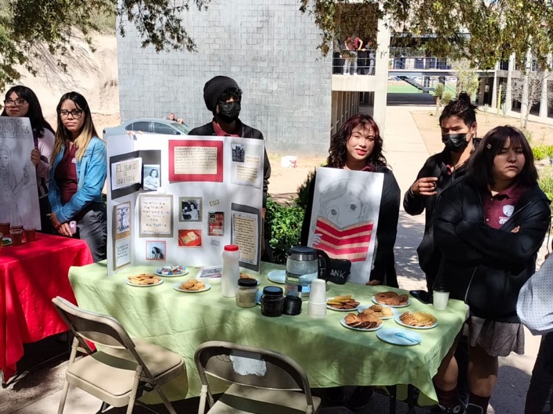 Conmemoran estudiantes el día del libro