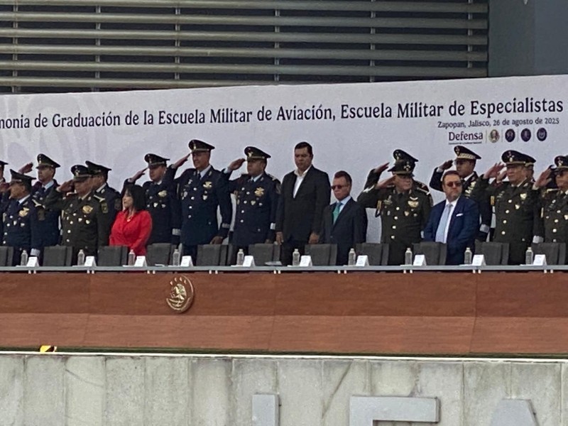 Celebran graduación de 232 pilotos aviadores en Colegio del Aire