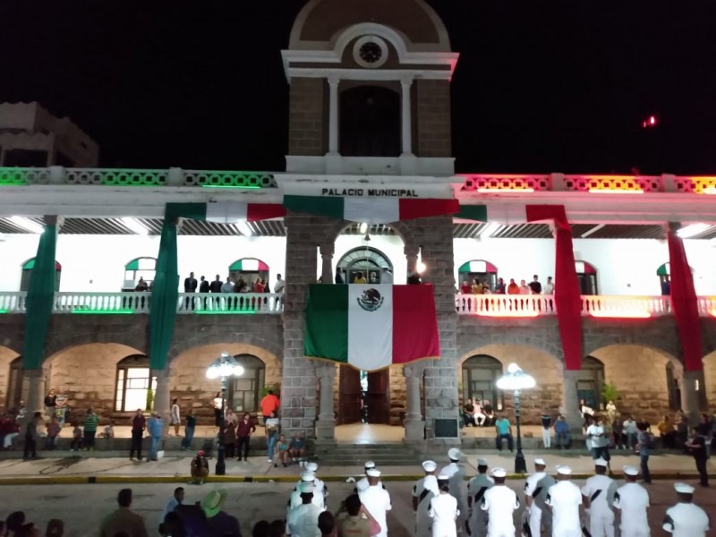 Celebran Grito de Independencia en Guaymas