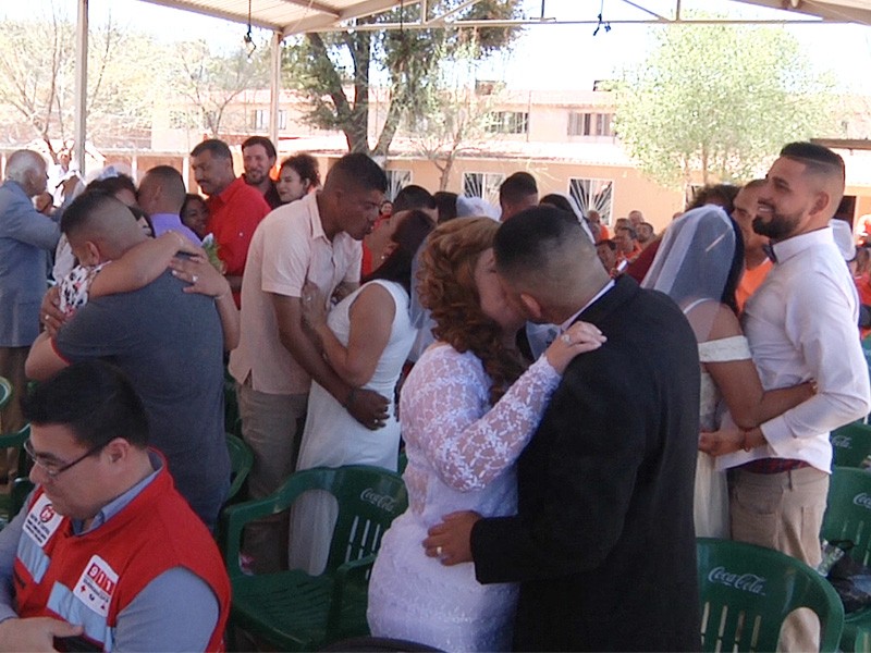 Celebran matrimonios colectivos al interior del Cereso