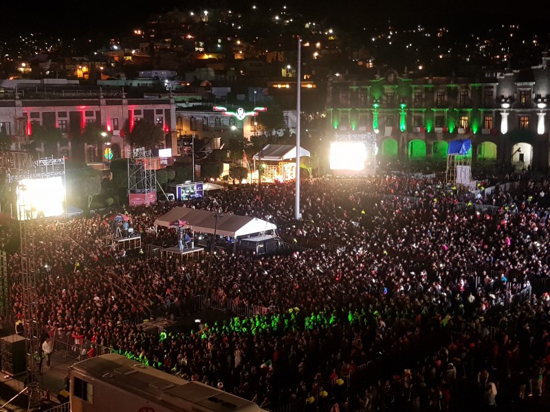 Celebran mexiquenses aniversario de la Independencia