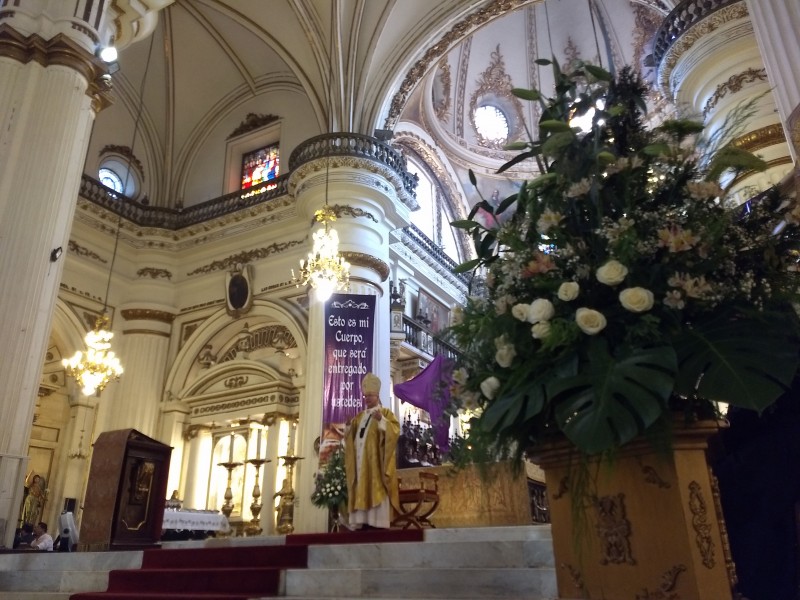 Celebran Misa Crismal en Catedral de Guadalajara