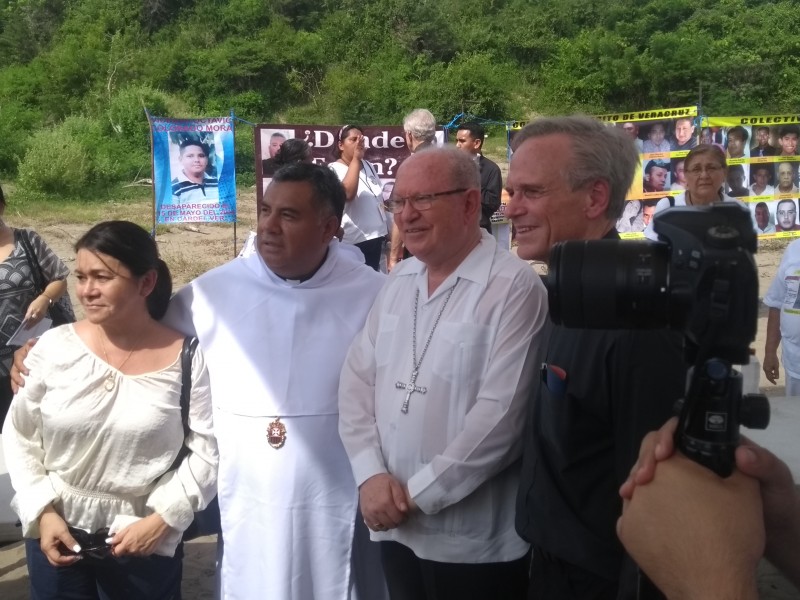 Celebran misa en Colinas de Santa Fe