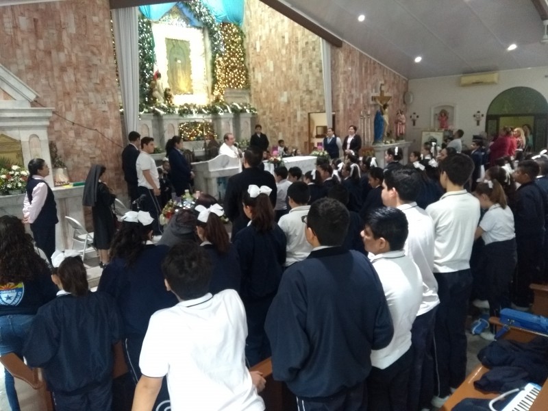 Celebran niños a la Virgen de Guadalupe