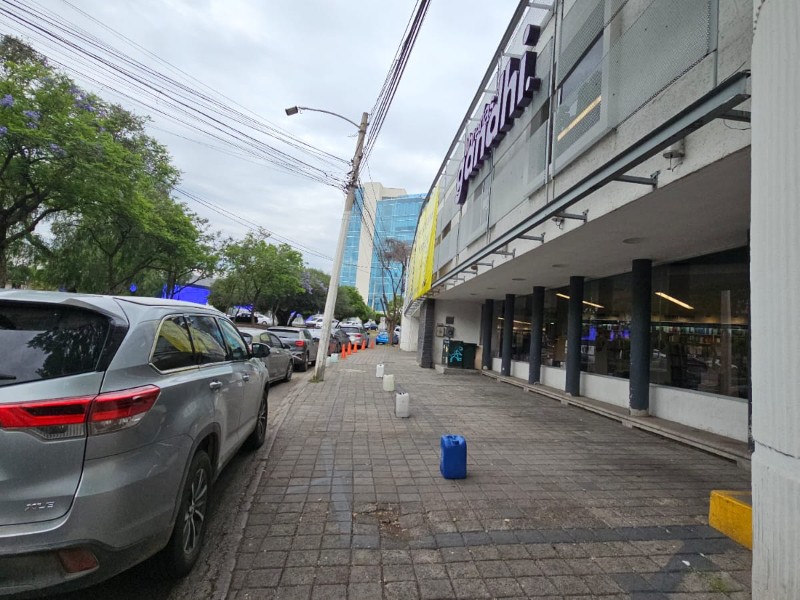 Celebran remodelación de predio en la capital; vehículos no obstruirán banqueta