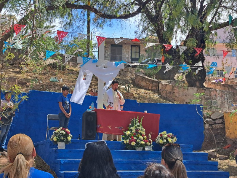 Celebran trabajadores de la construcción Día de la Santa Cruz